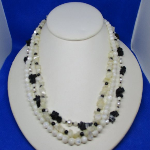925 STERLING SILVER GENUINE Onyx Pearls M O P Triple 3 Strand Necklace - Picture 3 of 9